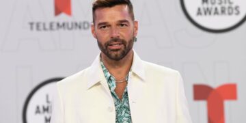 (Видео) Рики Мартин со синовите на јахта крстари низ светот