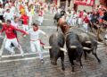 Во Памплона почна фестивалот на трки со бикови, учесниците се веселат со песна и вино