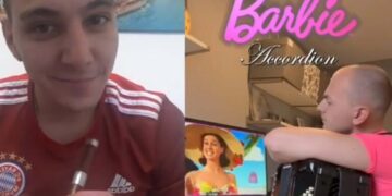 (Видео) „Барби грл“ на балкански начин со традиционални инструменти