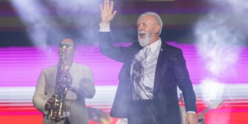 Во Србија покрената е петиција за забрана на Дино Мерлин да одржува концерти, откако пејачот распродаде три и најави четврт