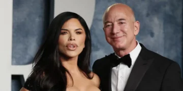 Безос и Лорен ќе донираат 100 милиони долари за погодените во пожарите на Хаваи