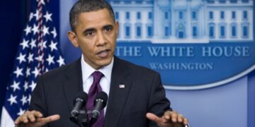 Секој ден водам љубов со мажи во мојата глава, напишал Барак Обама во писмо до бившата девојка