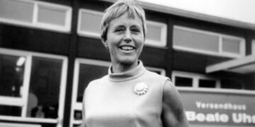 Целот секс од спалната соба на излогот од својата продавница: Приказната за сопственичката на првиот секс шоп