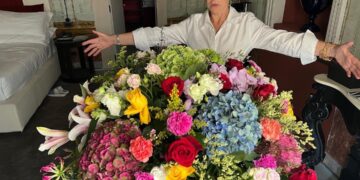 Хелен Мирен: Одгледувањето цвеќиња ми помага да бидам подобра актерка, ми го чисти егото и мозокот