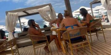 Заев и Филипче заедно уживаат на море