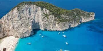 „Белата плажа“ на Филипините е најубава плажа во светот