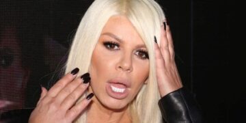 (Фото) Дара Бубамара излезена како од порно филм