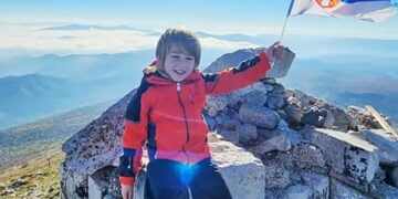 Петгодишниот Огњен од Србија е најмладиот кој го освои Килиминџаро