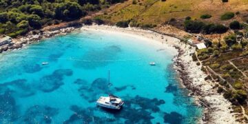 Плажа на островот Вис идеална за луѓе кои бараат одмор