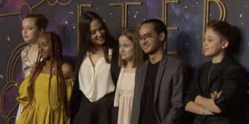 Анџелина Џоли ја вработи ќерка ѝ Вивиен како лична асистентка