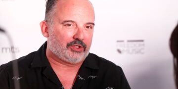 Политичарите сакаат да не поделат и нас музичарите, Тони Цетински за забраната на српските пејачи да настапат во Хрватска