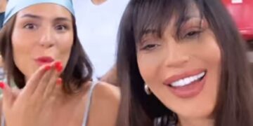 Цеца и Анастасија навиваа за Гудељ од трибините во Атина