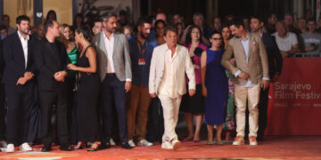 Аплауз и овации за Бјелогрлиќ и екипата на филмот „Чувари на формулата“ во Сараево