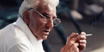 Бредли Купер непрепознатлив во улогата на славниот композитор Леонард Бернштајн