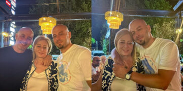 Адријан Гаџа со мајка си Сузана: роденденска журка за најважната жена во животот