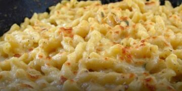 Макарони со кашкавал