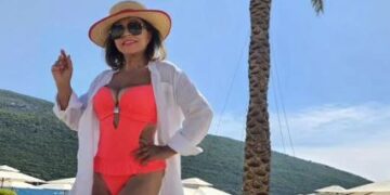 Неда Украден за 73. роденден во костим за капење: Добро да се биде денес славеничка на оваа возраст