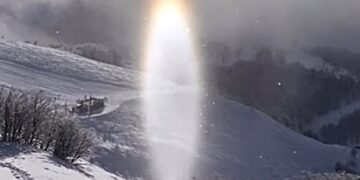 (Видео) Фотографка во Аргентина сними редок природен феномен, а некои трврдат дека е премин во друга димензија