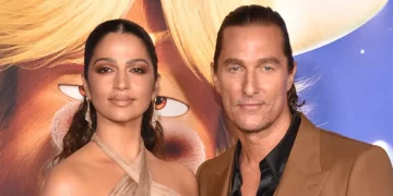 Сопругата на Метју Меконахи вели дека на почетокот од врската свекрвата ја викала со имињата на неговите бивши