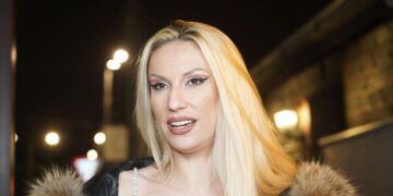 Рада Манојловиќ се тркалала во кал на забава со гостите: Немам проблем со тоа затоа што сум девојка од село