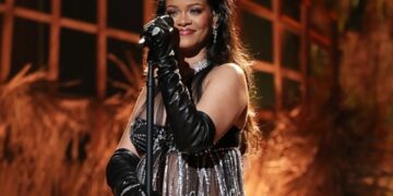 Ријана роди син и ова е второ дете на пејачката со раперот Роки