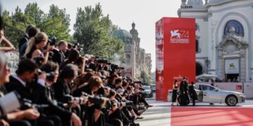 Филмските ѕвезди ќе се појават на црвениот тепих во Венеција и покрај штрајкот во Холивуд