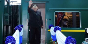 Во оклопниот воз на Ким Џонг Ун се служат француски вина и свеж јастог, но не може да оди побрзо од 50 км/час