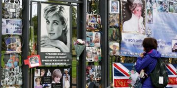 (Фото) Гробот на принцезата Дијана се наоѓа на мал, зелен остров до кој само малкумина можат да стигнат