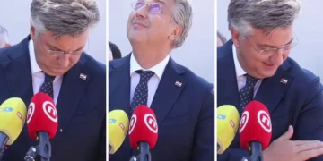 (Видео) Е ова ти е среќа, рече хрватскиот премиер Пленковиќ откако гулаб му го извалка синото одело додека држеше говор