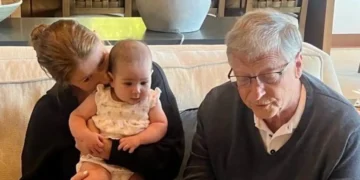 Бил Гејтс во друштво на внуката и ќерка си: Откако станав дедо поинаку го гледам светот