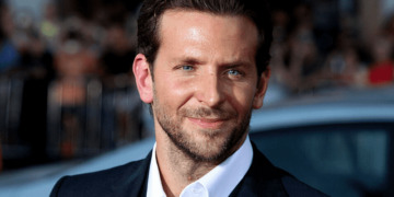 (Видео) Седумминутен аплауз за „Маестро“ на Бредли Купер