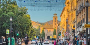 Бесплатни музеи и пиво од 2 евра: Гранада е најевтиниот град за одмор во Европа