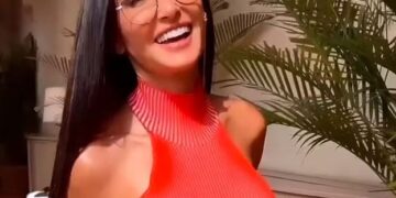 (Видео) Деми Мур беше главна ѕвезда на Модната недела во Милано