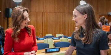 Првата дама во друштво на холивудската актерка Натали Портман