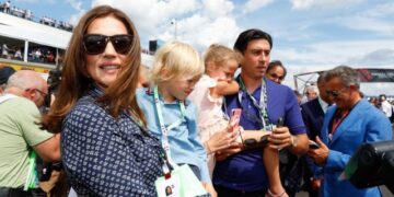 Славица Еклстон заработи милиони по разводот од кралот на Формула 1: купи имот вреден 2,5 милиони евра на Пељешац