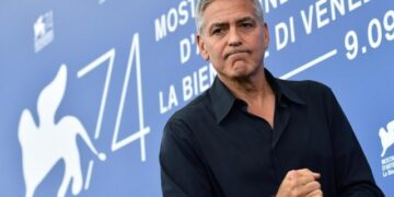 Џорџ Клуни за штрајкот во Холивуд: Вратете се на преговарачка маса