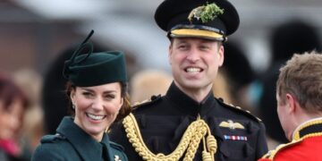 Вилијам и Кејт откирија дека во приватна комуникација најчесто користат емотикони со домат