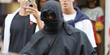 Канје Вест и забрани на сопругата да зборува и ѝ дал список со храна што смее да ја јаде