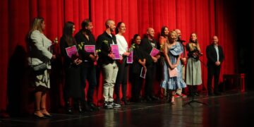 „Кафез кај кокони“ на Драмски освои со три награди на „Денови на комедија“ – Куманово