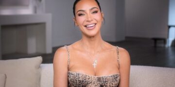 Ким Кардашијан во дијамантски градник од 18.000 долари