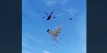 (Видео) Инфлуенсер фрли милион долари од авион