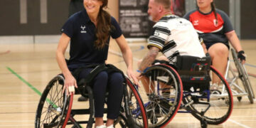 Кејт Мидлтон одигра рагби натпревар во инвалидска количка