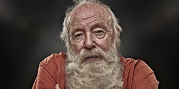 Mудрец со совет како да разликувате мудра од површна жена