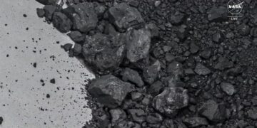 НАСА го објави првиот примерок од „преубавиот“ астероид Бену