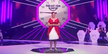 (Видео) Емотивна изведба на Јованка од Скопје што ја расплака Тијана Дапчевиќ во шоуто „Никогаш не е доцна“