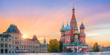 (Видео) Москва како најдобра дестинација за есенско патување: град на контрасти и културни богатства