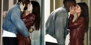 (Видео) Емили Ратајковски страсно се бакнува со француски актер среде Париз