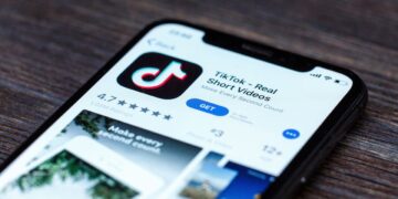 Непал го забрани „Тик-ток“: властите тврдат дека апликацијата им штети на социјалните односи и семејството