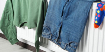 Трик со кој побрзо ќе ги исушите вашите алишта во затворен простор, и ќе мирисаат многу подобро