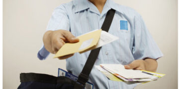 Невообичаена сцена: поштарот се опијанил, па им делел пензии на гостите во кафуле во Бјелина